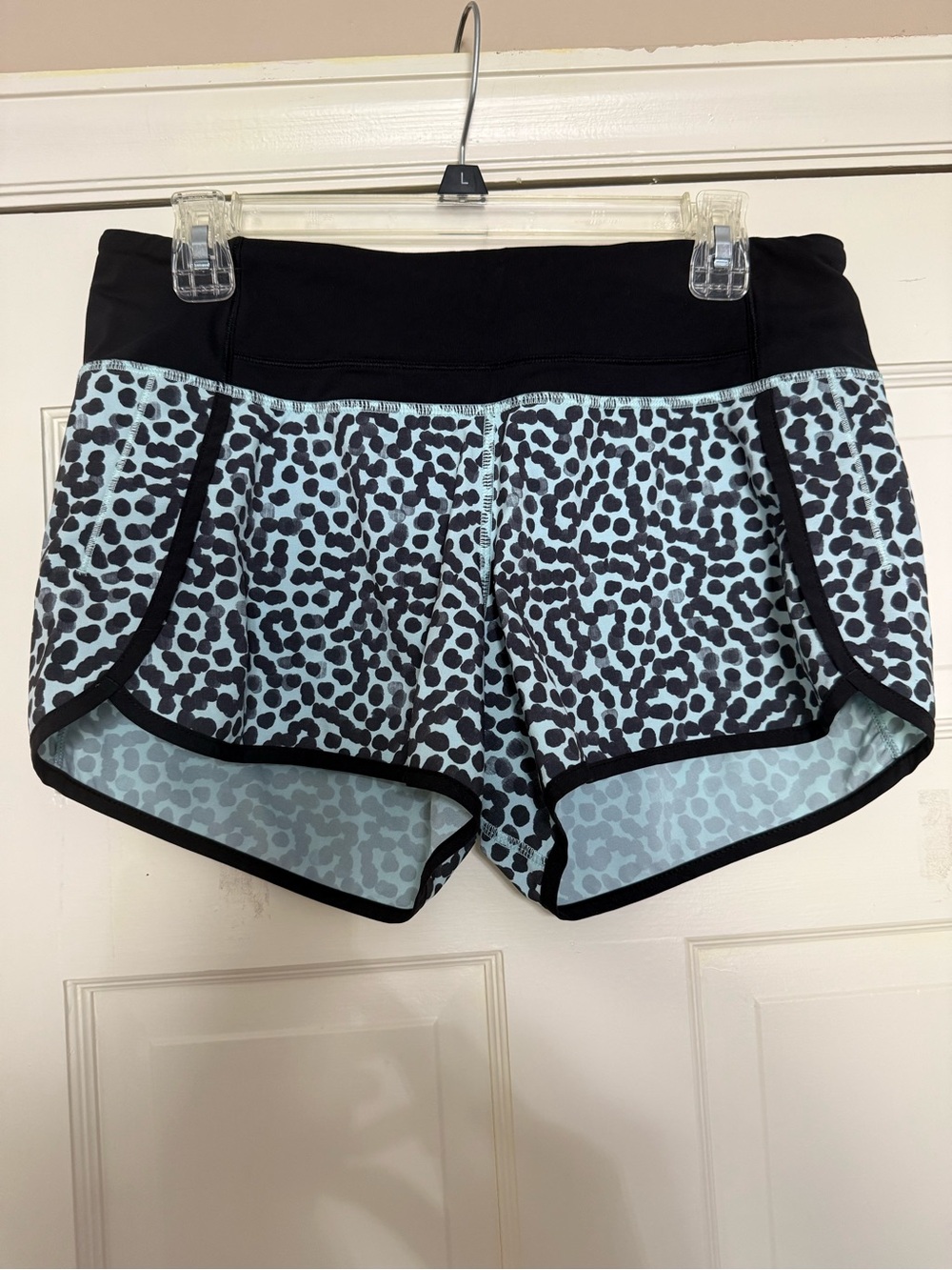 Lululemon Speed Up Shorts Blue & Black Dots - 6